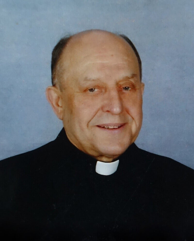 Zdjęcie przedstawia ks. Bolesław Krysia, emerytowanego proboszcza parafii w Krośnie. Źr&oacute;dło fot. parafia.krosno.pl