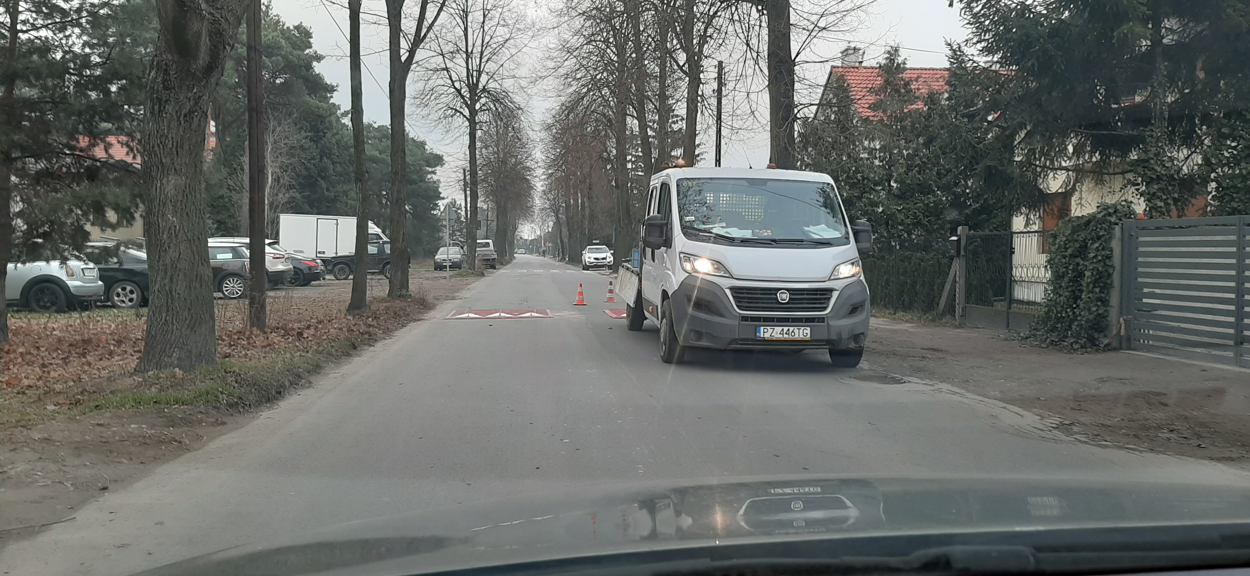 Progi zwalniające na ul. Krosińskiej