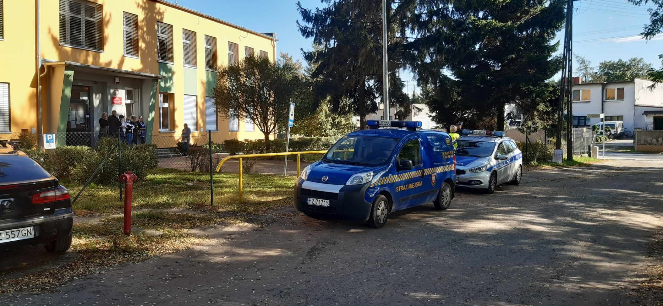 Ewakuacja szkoły w Rogalinku