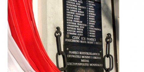 Obchody 78. rocznicy rozstrzelania 15 Obywateli Mosiny i okolicznych miejscowości na rynku w Mosinie 20 października 1939 roku.