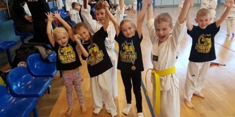 Turniejowe zmagania zawodników UKS Fighters Mosina
