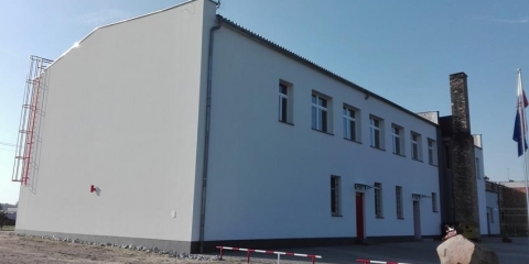 Termoizolacja budynku wielofunkcyjnego w Pecnej