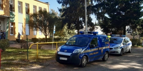 Ewakuacja szkoły w Rogalinku