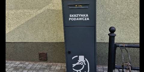 Skrzynka podawcza przy Urzędzie