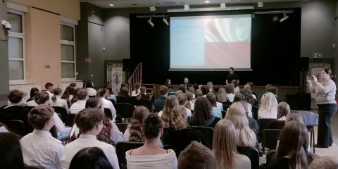 Posłowie złożyli ślubowanie