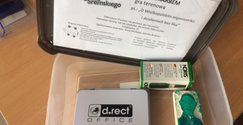 Skrzynia ze skarbem czekająca na ukrycie (fot