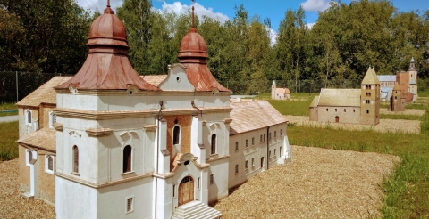 2 Skansen Miniatur Szlaku Piastowskiego w Pobiedziskach (fot