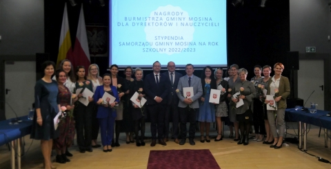 045 Stypendia i nagrody 2022