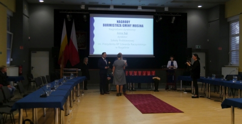 030 Stypendia i nagrody 2022