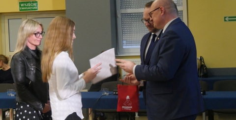043 Stypendia i nagrody 2022