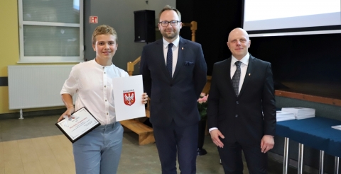 032 Stypendia samorządu i sportowe 2023