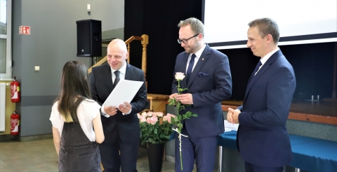 048 Stypendia samorządu i sportowe 2023