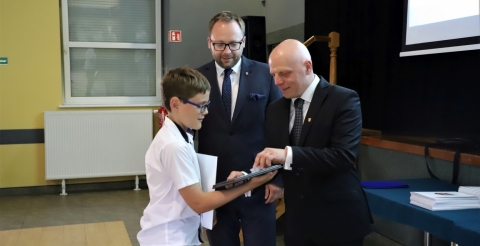 041 Stypendia samorządu i sportowe 2023