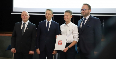 073 Stypendia samorządu i sportowe 2023