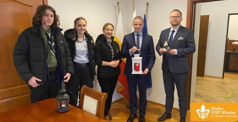 39906EFD-7EC1-49A4-93CF-B646D816FDEC