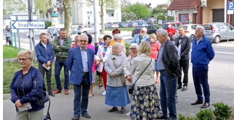 14 kwietnia w Mosinie odsłonięto tablicę pamiątkową poświęconą dr Kazimierzowi Maciejewskiemu niezwykle oddanemu lekarzowi.
