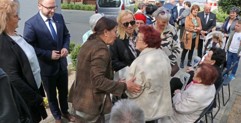 14 kwietnia w Mosinie odsłonięto tablicę pamiątkową poświęconą dr Kazimierzowi Maciejewskiemu niezwykle oddanemu lekarzowi.