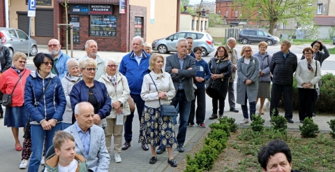 14 kwietnia w Mosinie odsłonięto tablicę pamiątkową poświęconą dr Kazimierzowi Maciejewskiemu niezwykle oddanemu lekarzowi.