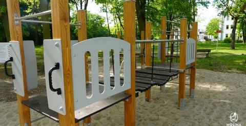 7 Plac zabaw przy ul