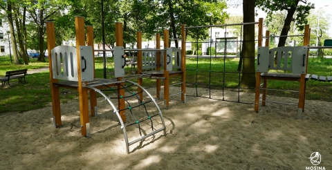 2 Plac zabaw przy ul
