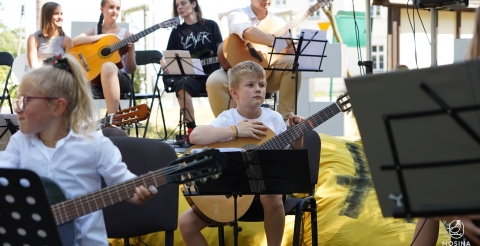 083 Szeroko na Wąskiej i festiwal Po Drodze