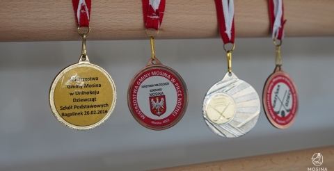 27 Otwarcie sali gimnastycznej w Krosinku