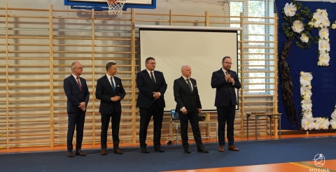 20 Otwarcie sali gimnastycznej w Krosinku
