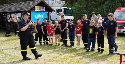 Pokaz umiejętności strażackich w Żabinku
