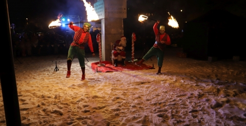 36 Mikołaj na rynku w Mosinie 2023