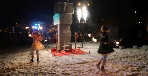 40 Mikołaj na rynku w Mosinie 2023