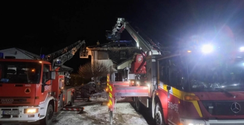 W niedzielę społeczności Krosinka i okolic okazała pomoc w sprzątaniu pogorzeliska. 