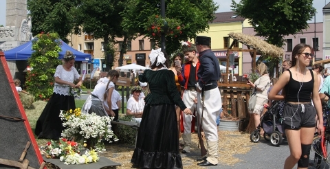 64237732_2368120533475864_1191562728368504832_n