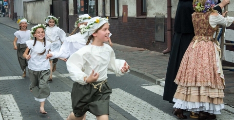 64514137_2355020904766843_773455779591094272_n