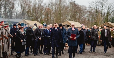 49122724_526441324428571_808432992522338304_n (Copy)