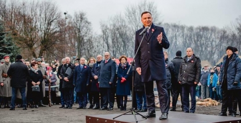 49103533_526439447762092_8954301565645094912_n (Copy)