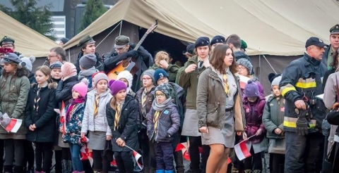 49001839_910208772519815_2788280862913855488_n (Copy)