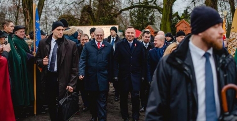 49397702_526440074428696_8723598449607442432_n (Copy)